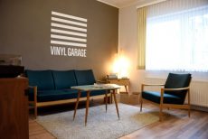 Vinyl Garage Wohnzimmer